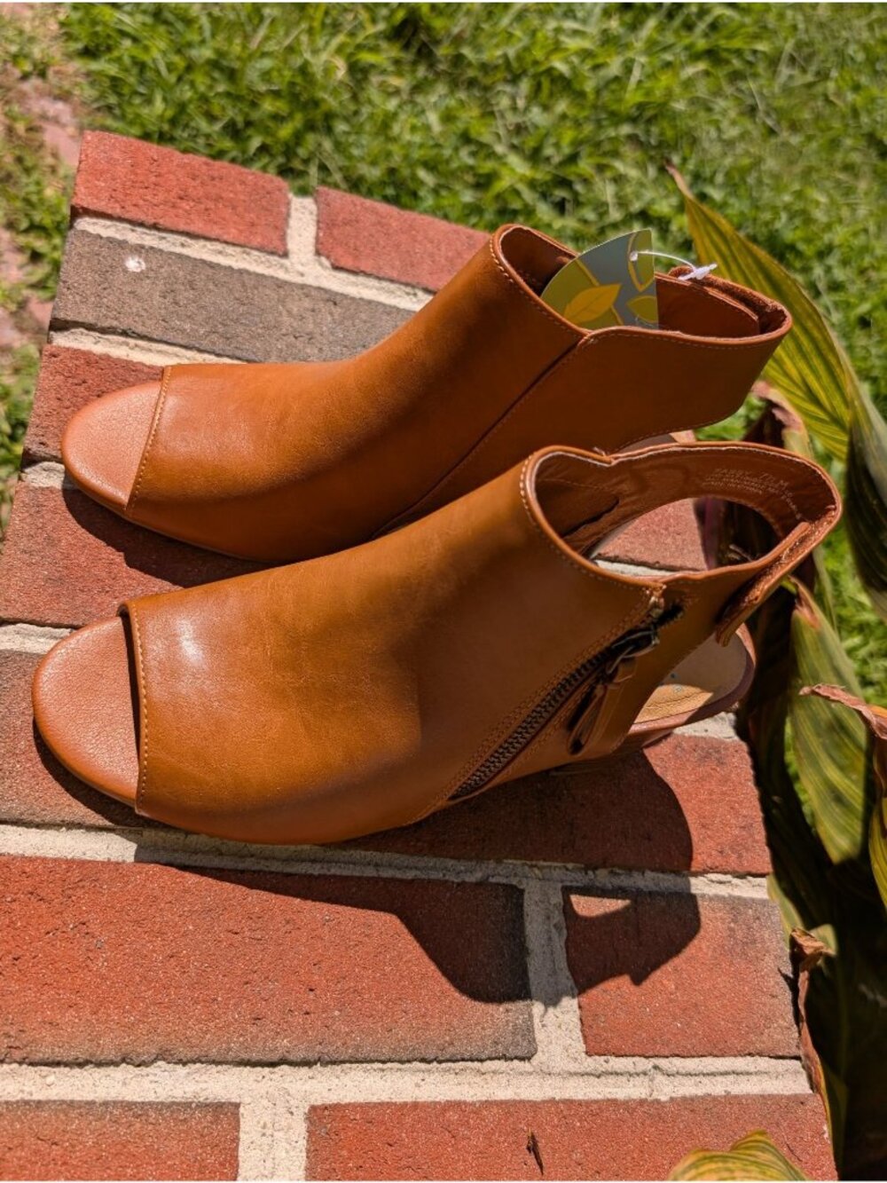 YUU "Sassy" Open-Toe Heeled Booties NWT Size 7.5 Cognac Faux Leather Wood Heel